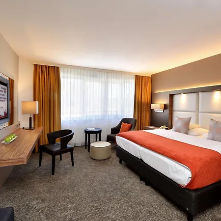 Western Delta Park Hotel 4*