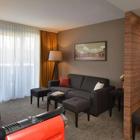 Hotel Western Delta Park 4*
