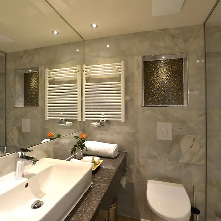 Western Delta Park Hotel 4*