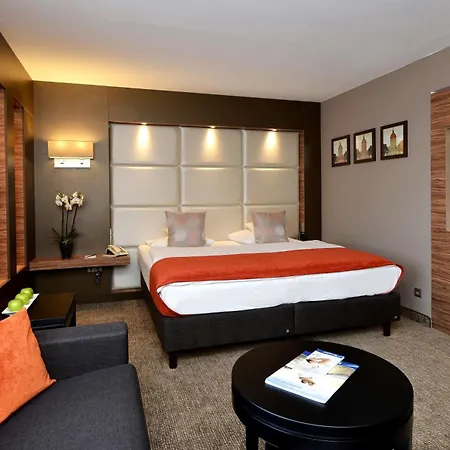 Western Delta Park Hotel 4*