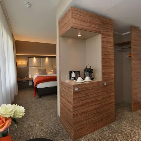 Hotel Western Delta Park 4*